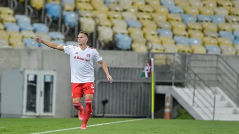 Alexandre Alemão jogador do Internacional comemora seu gol durante partida contra o Fluminense no estádio Maracanã pelo campeonato Brasileiro A 2022. Foto: Thiago Ribeiro/AGIF