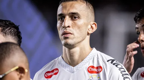 João Schmidt no Santos – Foto: Raul Baretta/SFC