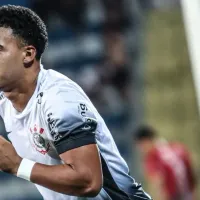 Emprestado pelo Corinthians, Juninho, marca primeiro gol no futebol europeu