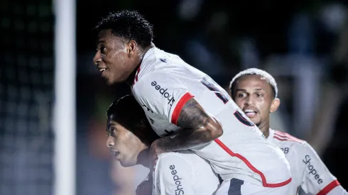 Bruno Henrique jogador do Flamengo comemora seu gol – Foto: Jhony Pinho/AGIF