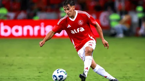 Alexandro Bernabei jogador do Internacional durante partida contra o Cruzeiro no estádio Beira-Rio pelo campeonato Brasileiro A 2025. Foto: Maxi Franzoi/AGIF