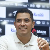 Pedro Martins fala sobre reconstrução do Santos e ”banca” permanência de Pedro Caixinha ” Chegou muita gente nova”