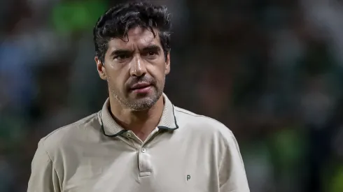 PE – RECIFE – 06/04/2025 – BRASILEIRO A 2025, SPORT X PALMEIRAS – Abel Ferreira tecnico do Palmeiras durante partida contra o Sport no estadio Ilha do Retiro pelo campeonato Brasileiro A 2025. Foto: Rafael Vieira/AGIF