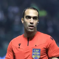 Davi Lacerda Oliveira é criticado após Atlético-MG x Vitória pela torcida: “Está de brincadeira”