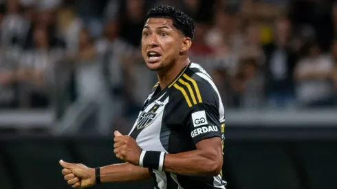 Rony se posiciona sobre pressão no Galo