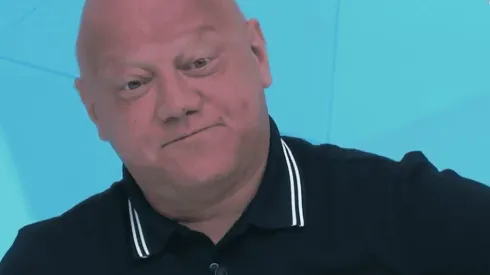 Ronaldo Giovanelli comentando no jogo aberto – (Foto: Reprodução TV Bandeirantes)