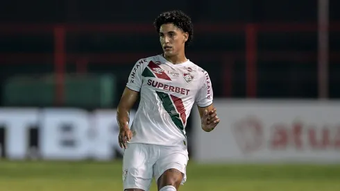 Fuentes jogador do Fluminense durante partida contra o Portuguesa Rio no estádio Luso Brasileiro pelo campeonato Carioca 2025.