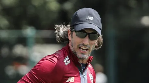 Zubeldía em treino na Barra Funda