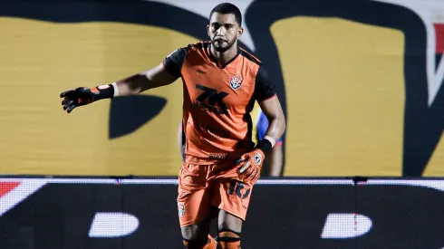 Lucas Arcanjo jogador do Vitoria durante partida contra o Jacobina no estádio Barradão pelo campeonato Baiano 2025.