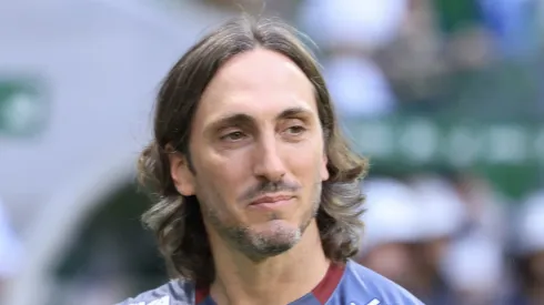 Zubeldía define titulares no clássico.