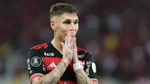 Flamengo contratou Varela em 2022 – Foto: Thiago Ribeiro/AGIF.