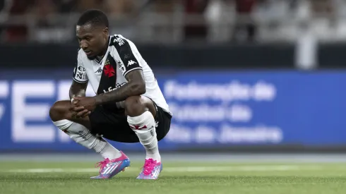 Loide Augusto não entrou em campo no duelo entre Vasco x Flamengo – Jorge Rodrigues/AGIF