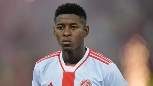 Vitão no Internacional. Foto: Thiago Ribeiro/AGIF