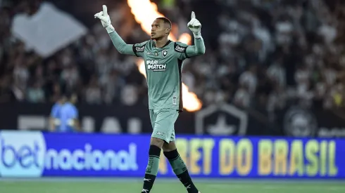 John, goleiro do Botafogo é visto pela torcida alvinegra como esperança na vitória sobre o Estudiantes pela Libertadores