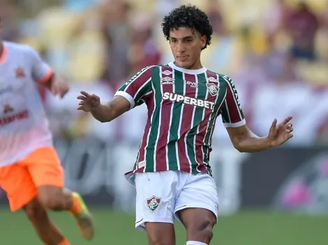 Campo sintético e boa fase de Renê devem retardar retorno de Fuentes ao Fluminense