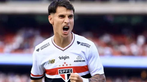SP – SAO PAULO – 20/04/2025 – BRASILEIRO A 2025, SAO PAULO X SANTOS – Ferreira jogador do Sao Paulo comemora seu gol durante partida contra o Santos no estadio Morumbi pelo campeonato Brasileiro A 2025. Foto: Marcello Zambrana/AGIF
