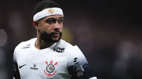 Memphis Depay jogador do Corinthians durante partida contra o Palmeiras no estádio Arena Corinthians pelo campeonato Paulista 2025. Foto: Ettore Chiereguini/AGIF
