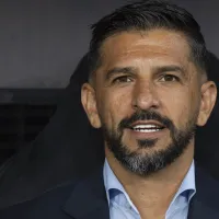 Santos decide não fechar com Emiliano Díaz e prefere manter César Sampaio no cargo