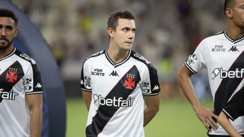 Lucas Piton está fora da partida entre Cruzeiro x Vasco – Foto: Baggio Rodrigues/AGIF