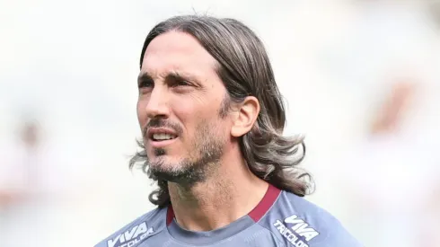 Zubeldía, acompanhando o São Paulo – Foto: Gilson Lobo/AGIF