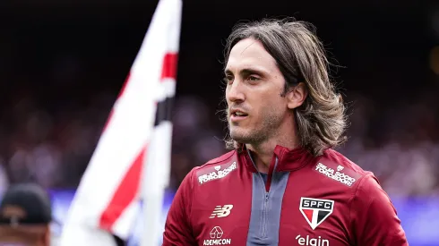 SP – SAO PAULO – 20/04/2025 – BRASILEIRO A 2025, SAO PAULO X SANTOS – Luis Zubeldia tecnico do Sao Paulo durante partida contra o Santos no estadio Morumbi pelo campeonato Brasileiro A 2025. Foto: Fabio Giannelli/AGIF