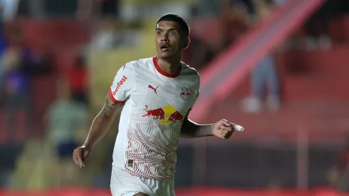 Lucas Barbosa agora defende o RB Bragantino. Foto: Marlon Costa/AGIF