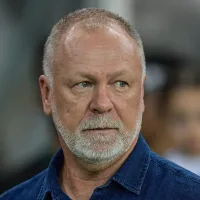 Torcida do Grêmio critica escolhas de Mano Menezes no empate com Vitória: “Não faz sentido”