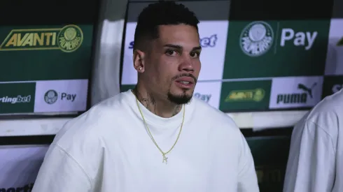 Paulinho acompanhando equipe do Palmeiras – Foto: Ettore Chiereguini/AGIF