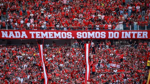 Torcida do Internacional durante partida contra Juventude, no Beira-Rio, pelo Brasileirão Betano. Foto: Maxi Franzoi/AGIF.