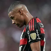 De La Cruz toma decisão nos bastidores do Flamengo e muda postura no vestiário