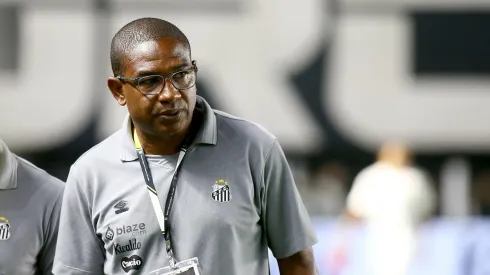 Cesar Sampaio técnico do Santos durante partida contra o Atlético-MG no estádio Vila Belmiro pelo campeonato Brasileiro A 2025. Foto: Mauricio De Souza/AGIF