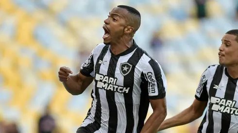 Marlon Freitas costuma brilhar quando enfrenta o Fluminense