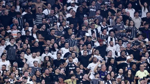 Torcida do Corinthians durante partida contra São Bernardo no estádio Arena Corinthians – Foto: Marcello Zambrana/AGIF