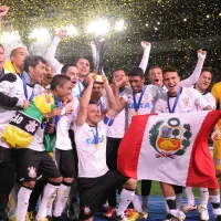 Corinthians estreará documentário que revive a maior invasão da Fiel e conquista do Mundial de 2012