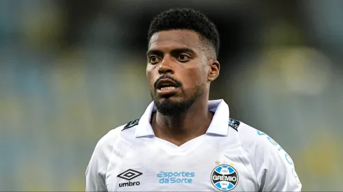 Zagueiro deu a sua opinião – Foto: Thiago Ribeiro/AGIF.