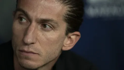 Filipe Luís foi criticado mais uma vez por 'morrer abraçado' com titulares contestados