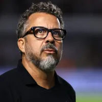 Cléber Xavier é alertado pela torcida sobre Gil, Guilherme e Diego Pituca após Santos x CRB