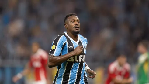 Edenilson, atleta do Grêmio, durante duelo contra o Internacional, pelo campeonato Gaúcho Foto: Liamara Polli/AGIF.
