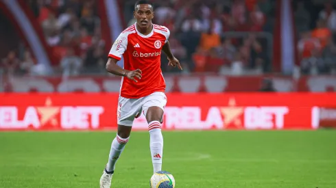 Robert Renan, ex jogador do Internacional durante partida contra o Palmeiras no estádio Beira-Rio pelo campeonato Brasileiro A 2024. Foto: Maxi Franzoi/AGIF