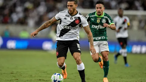 Figueiredo jogador do Vasco durante partida contra o Palmeiras pelo campeonato BRASILEIRO A 2023. Foto: Thiago Ribeiro/AGIF