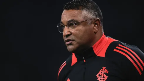 Roger Machado irá atingir 50 partidas pelo Internacional – Foto: Marcello Zambrana/AGIF