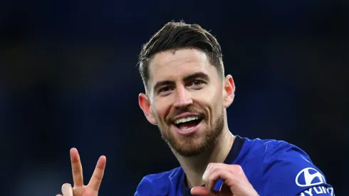 Jorginho se apresenta ao Fla no meio do ano.