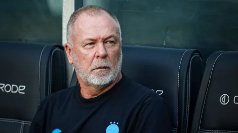 RS – PORTO ALEGRE – 04/05/2025 – BRASILEIRO A 2025, GREMIO X SANTOS – Mano Menezes tecnico do Gremio durante partida contra o Santos no estadio Arena do Gremio pelo campeonato Brasileiro A 2025. Foto: Maxi Franzoi/AGIF