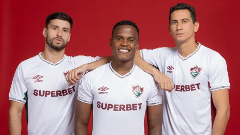 Nova camisa branca do Fluminense. Foto: Lucas Merçon/Fluminense.