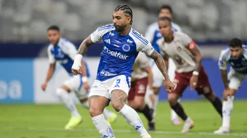 Gabigol jogador do Cruzeiro durante partida contra o Mushuc Runa – Foto: Pedro Vilela/Getty Images