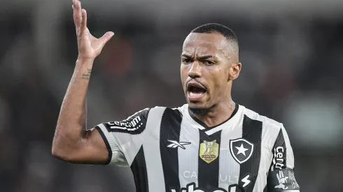 Marlon Freitas se destacou na partida