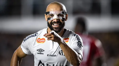 Thaciano teve atuação pífia diante do Ceará e torcida do Peixe não perdoou