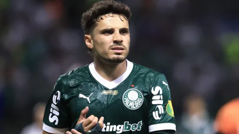 Raphael Veiga tem chamado atenção com novo cenário no Verdão