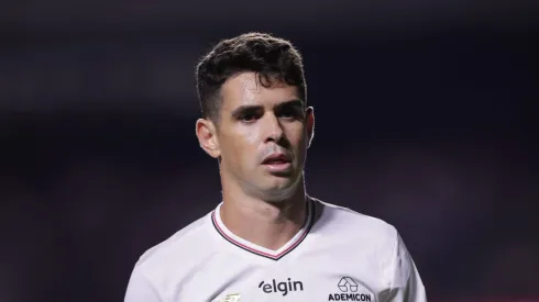 Oscar durante partida do SPFC como mandante