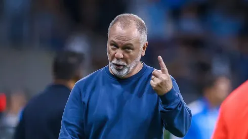 Mano Menezes durante partida do Tricolor Gaúcho na Arena